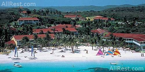 Grand Pineapple Beach Resort